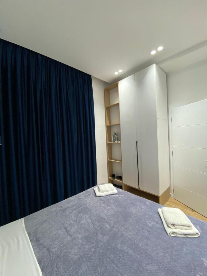 Appartamento Luxury Apartament In Blloku In Front Of Taiwan Tirana Esterno foto